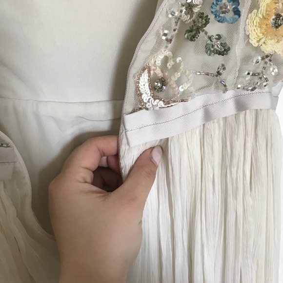 More photos of Needle & Thread gown - Picture 5 of 8